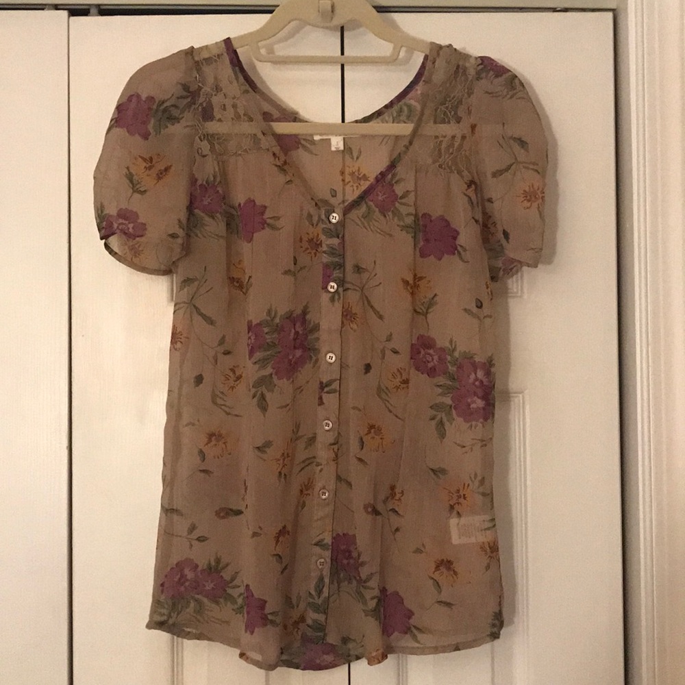 Floral short sleeve top